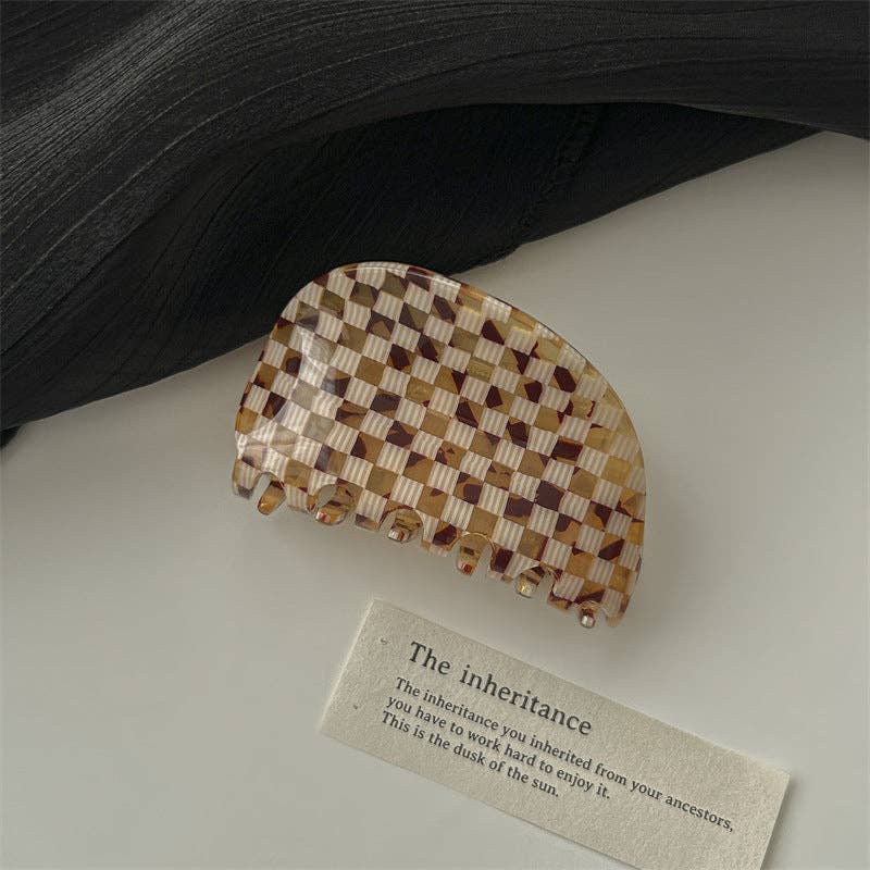 Irregular Shell Hair Claw