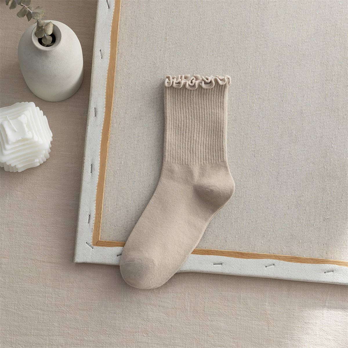 Flounce Simple Sweet Socks