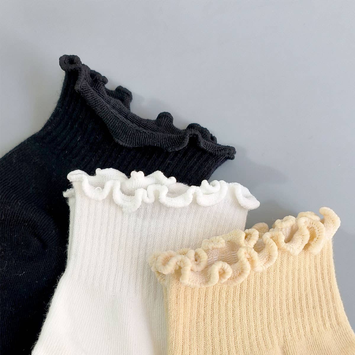 The Daisy Ruffle Socks
