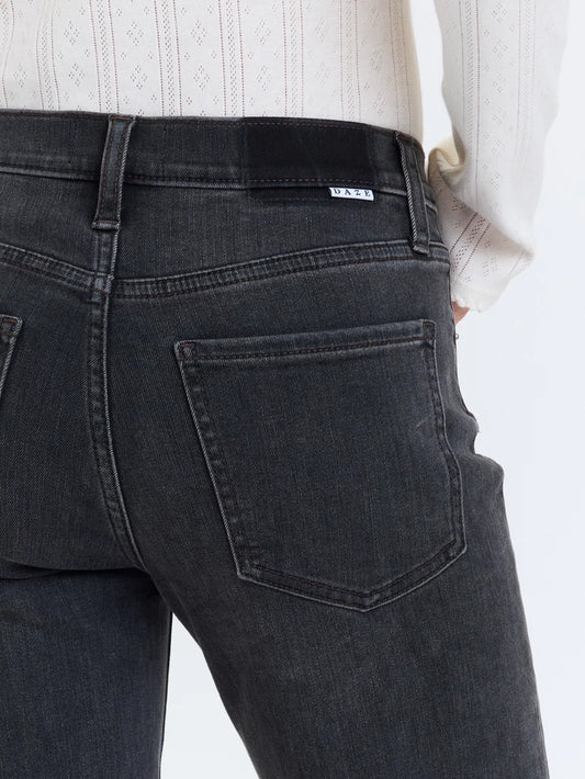 DAZE Rebel Ankle Mid Rise Ankle Slim Straight in Motion