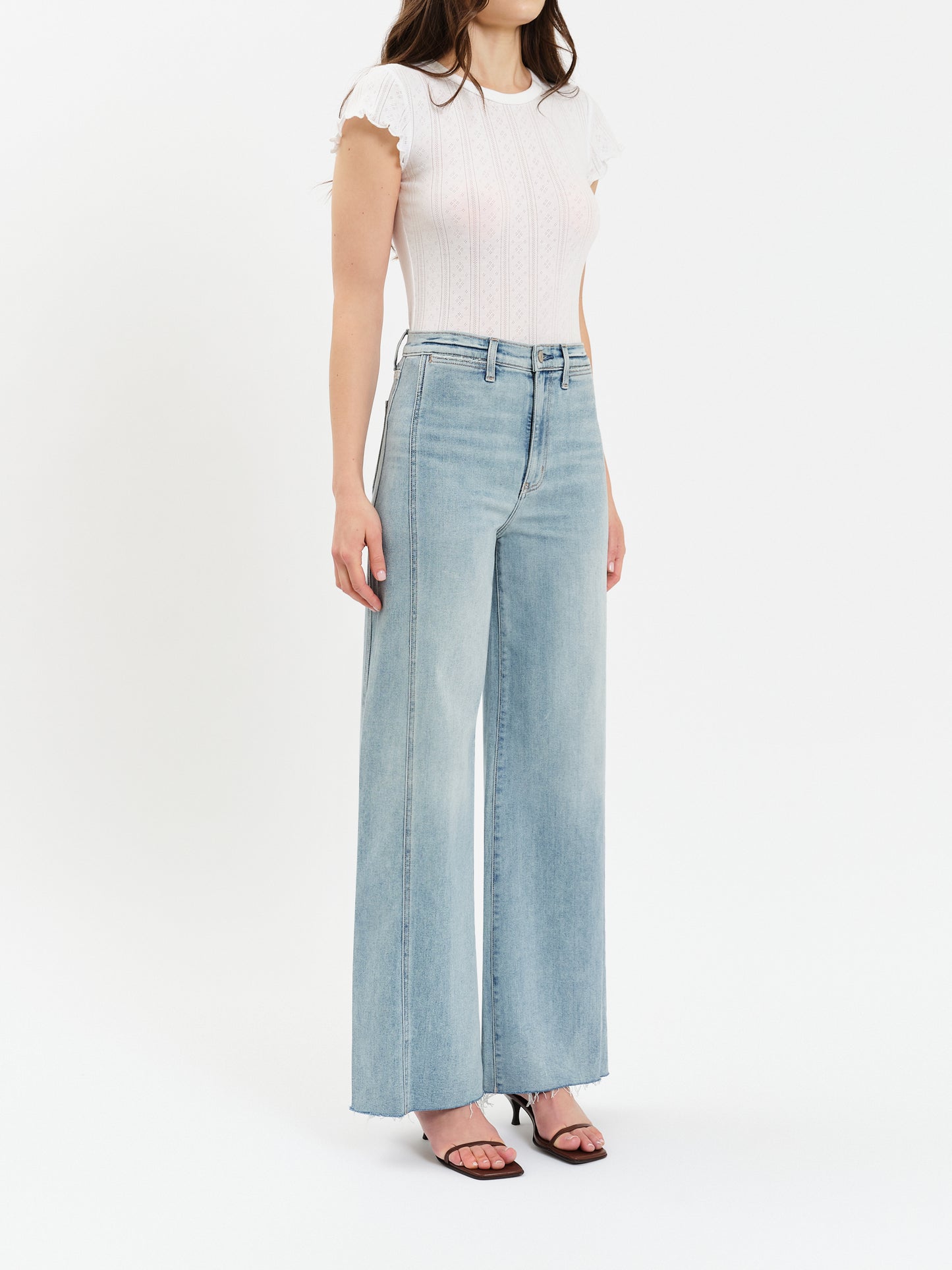 Daze Far Out High Rise in Hot Streak