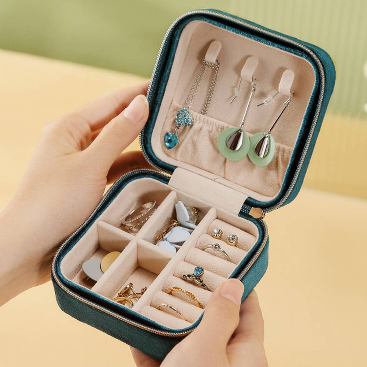 The Juliette Velvet Jewelry Case