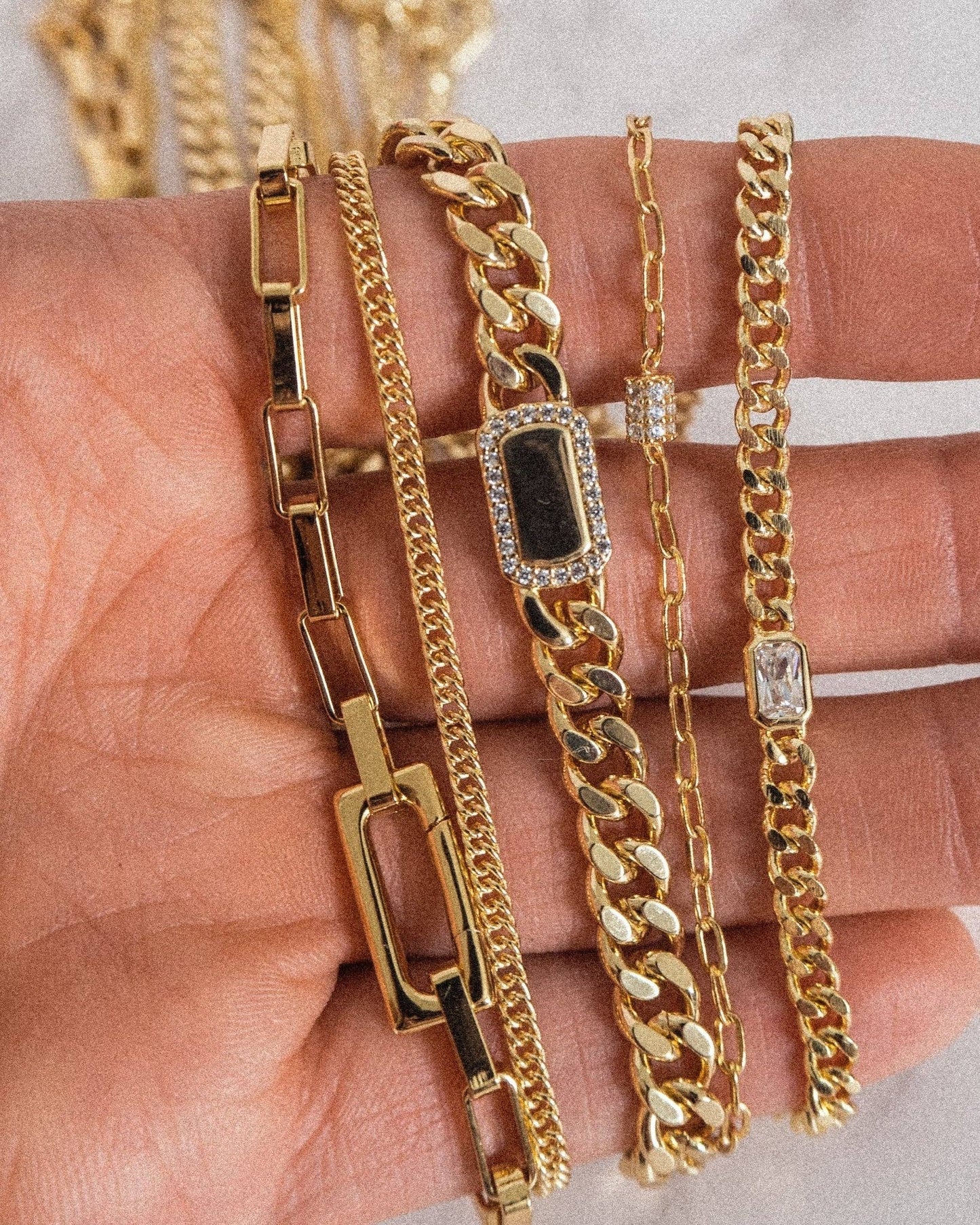 Illusion necklace