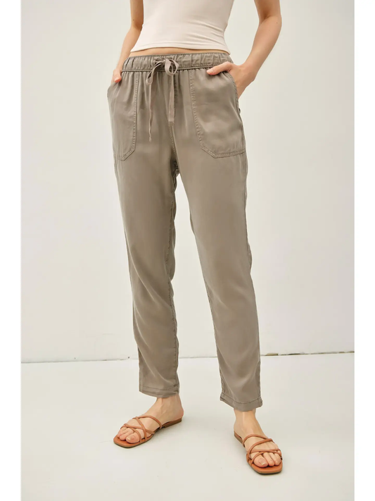 The Laura Ankle Pants